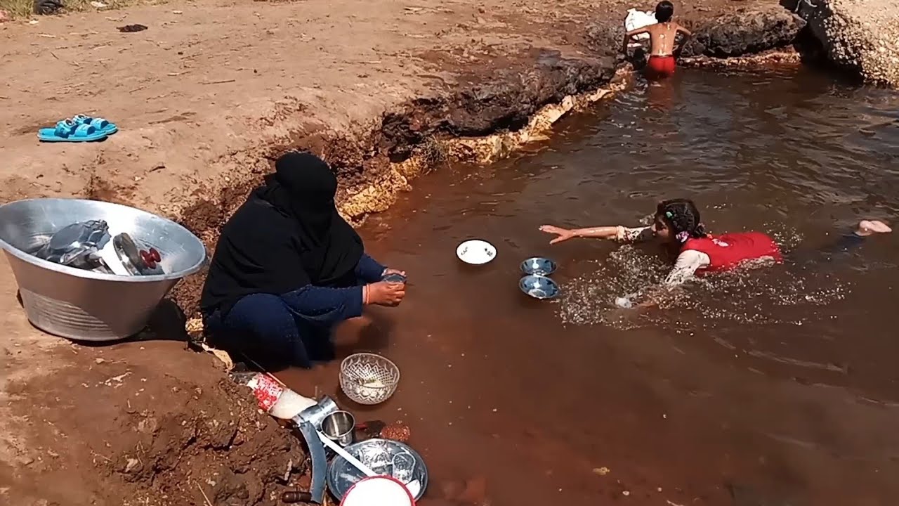 حماتي وسيلفي جو خبطو عليا من اذان الفجر علشان كده وكل واحد معا مراته ف البيت حسبي الله ونعم الوكيل